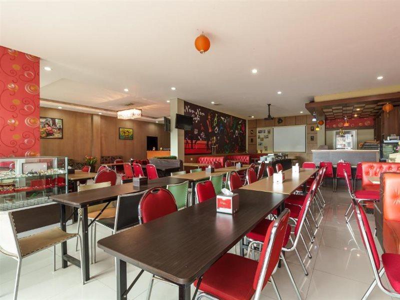 Reddoorz Plus Near Sangkareang Park Mataram Exterior photo