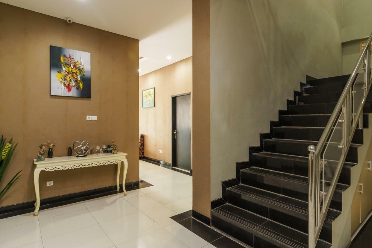 Reddoorz Plus Near Sangkareang Park Mataram Exterior photo
