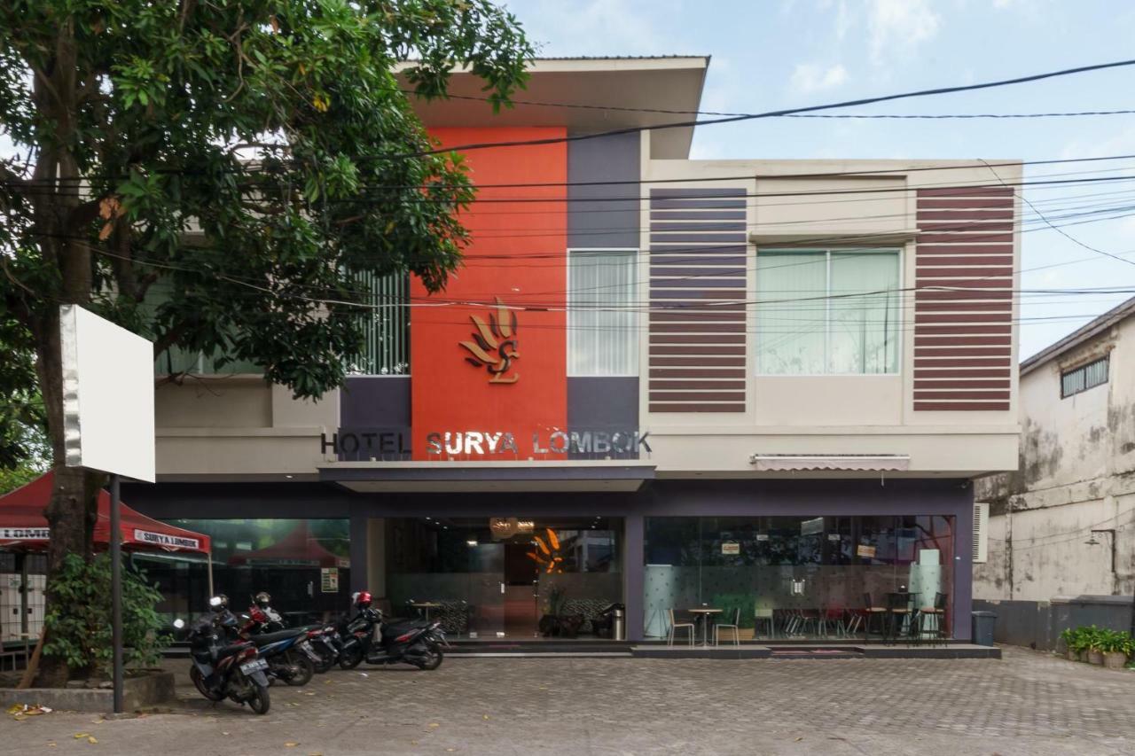 Reddoorz Plus Near Sangkareang Park Mataram Exterior photo